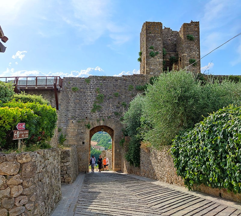De stadsmuren van Monteriggioni
