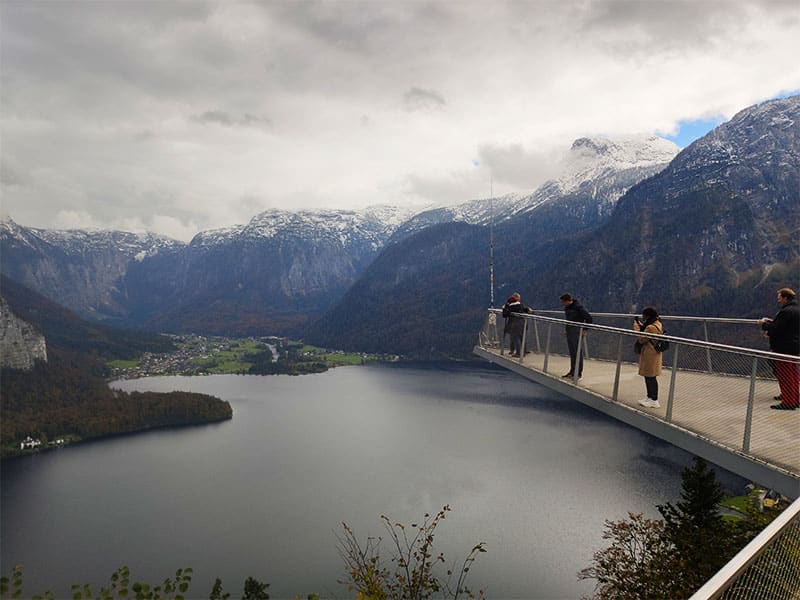 Bezoek Hallstatt en neem de kabelbaan naar boven voor het uitzicht over het meer en de bergen