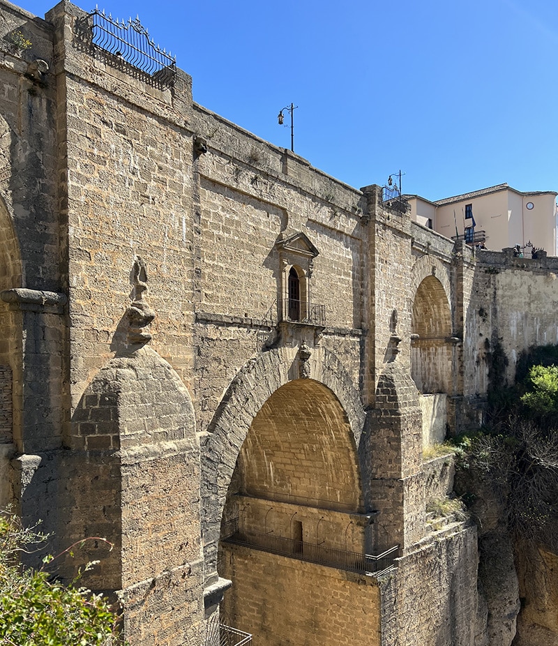 De brug van Ronda, Puento Nuevo, vanaf de zijkant