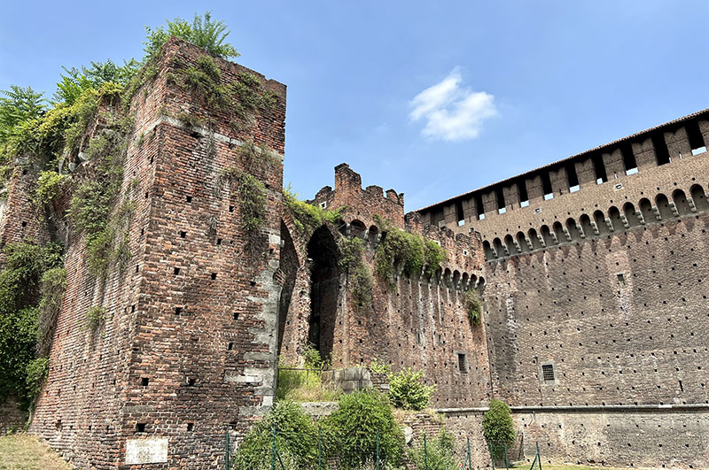 Castello Sforzesco; het kasteel van Milaan. Gratis om te bezoeken.