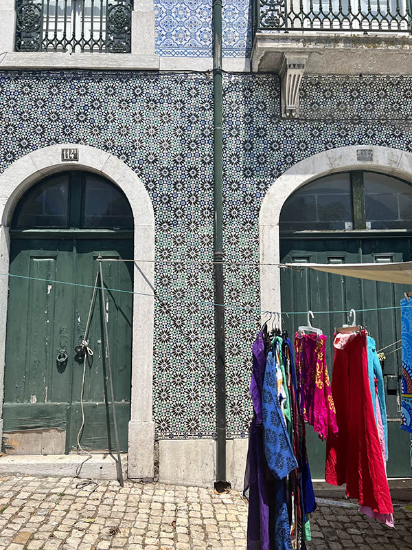 Feira da Ladra - rommelmarkt in Lissabon