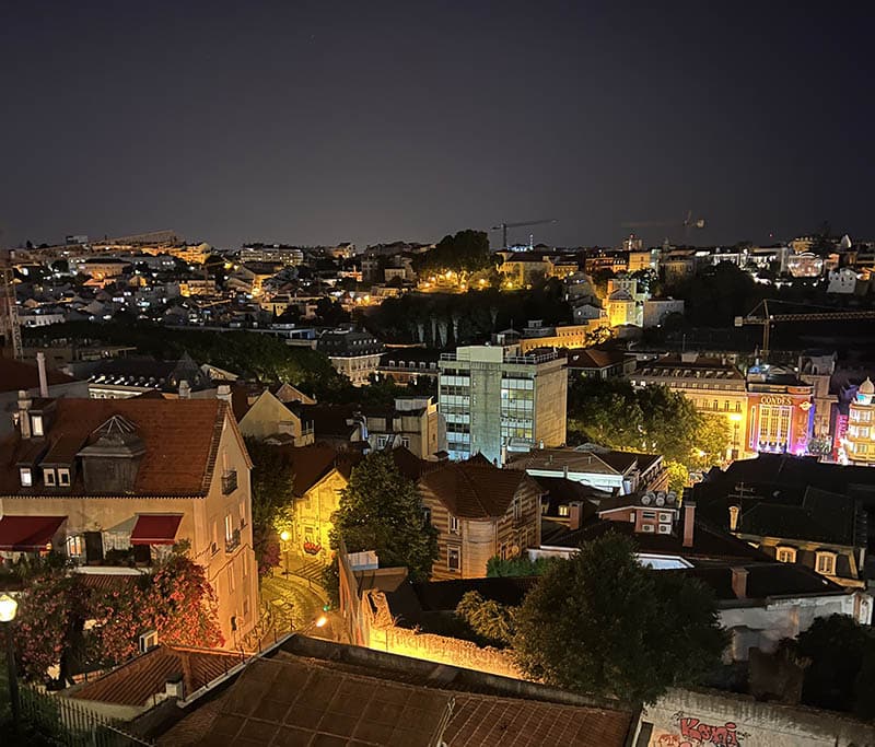 Lissabon in de avond - uitzichtpunt