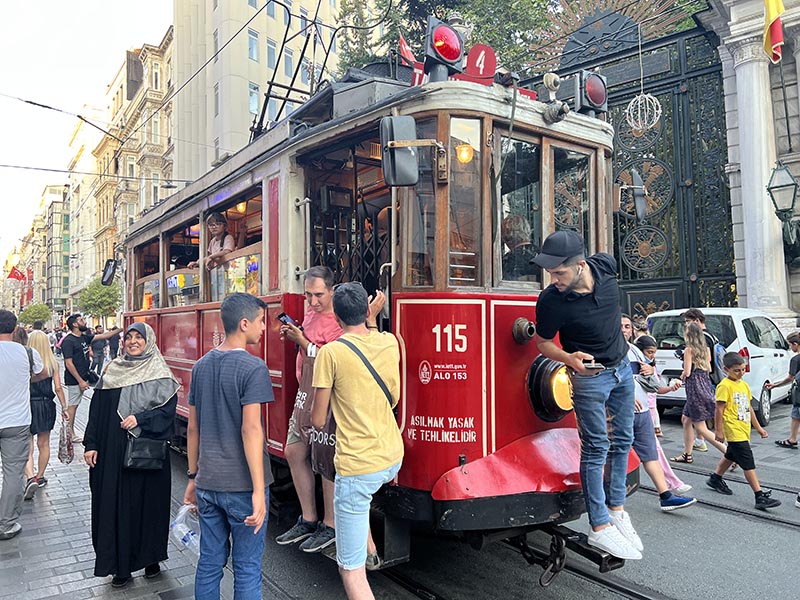 De bekende tram van Istanbul