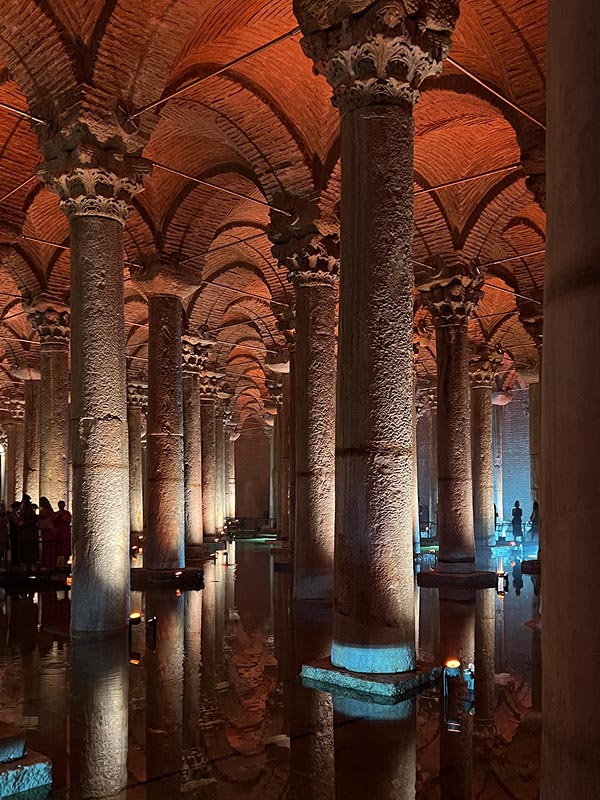 De pilaren van Basilica Cisterna