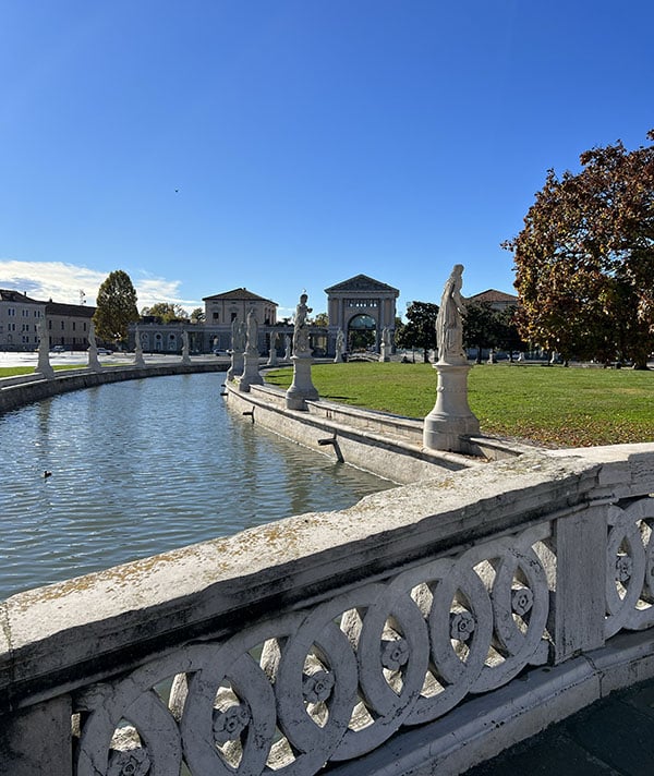 Prato della Valle - Padua, Italie - het grootste plein van Italie