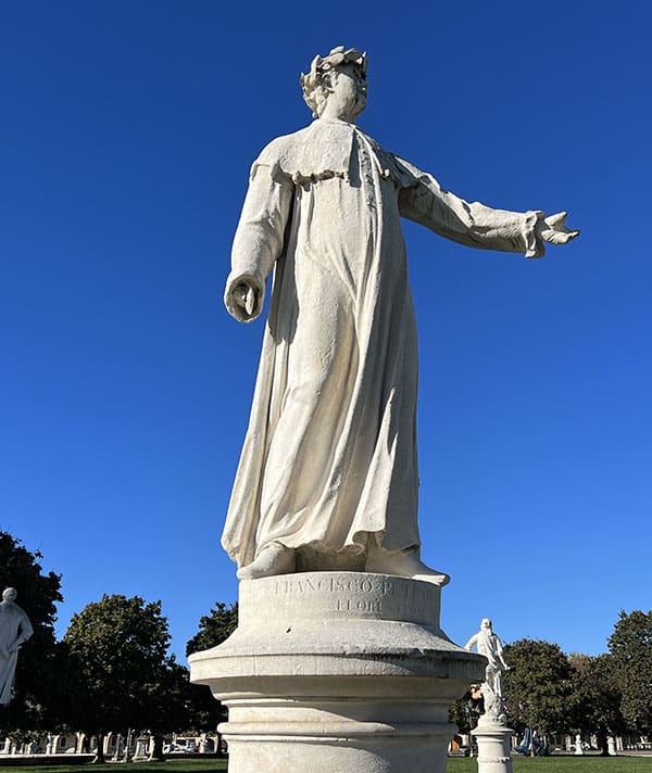 Prato della Valle stanbeelden - Padua, Italie - het grootste plein van Italie