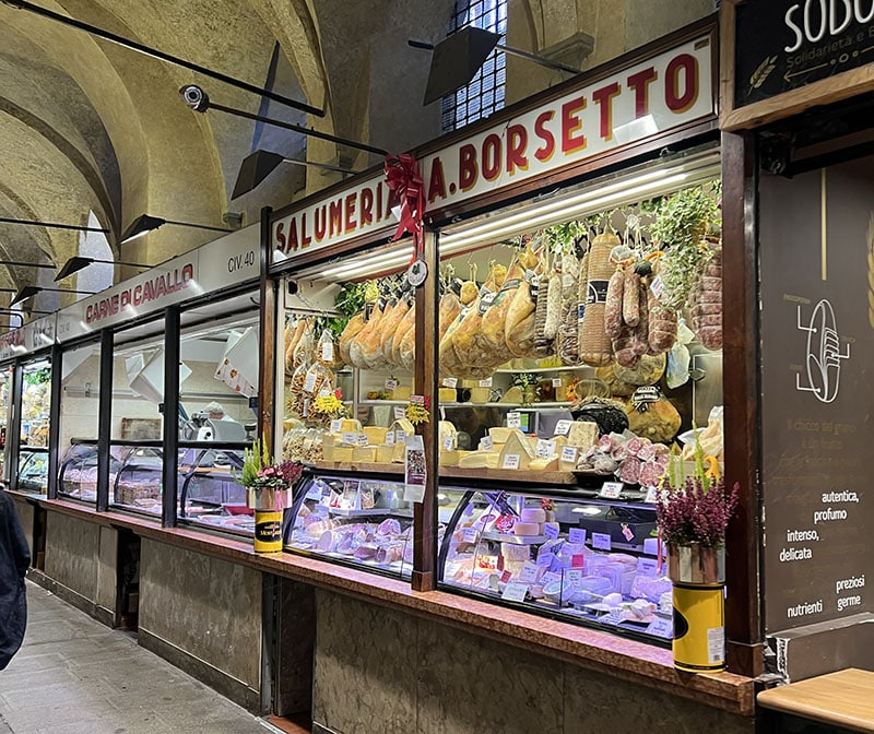 Ragione Palace - Piazza delle Erbe - vlees en kaas winkeltjes - Padua, Italie