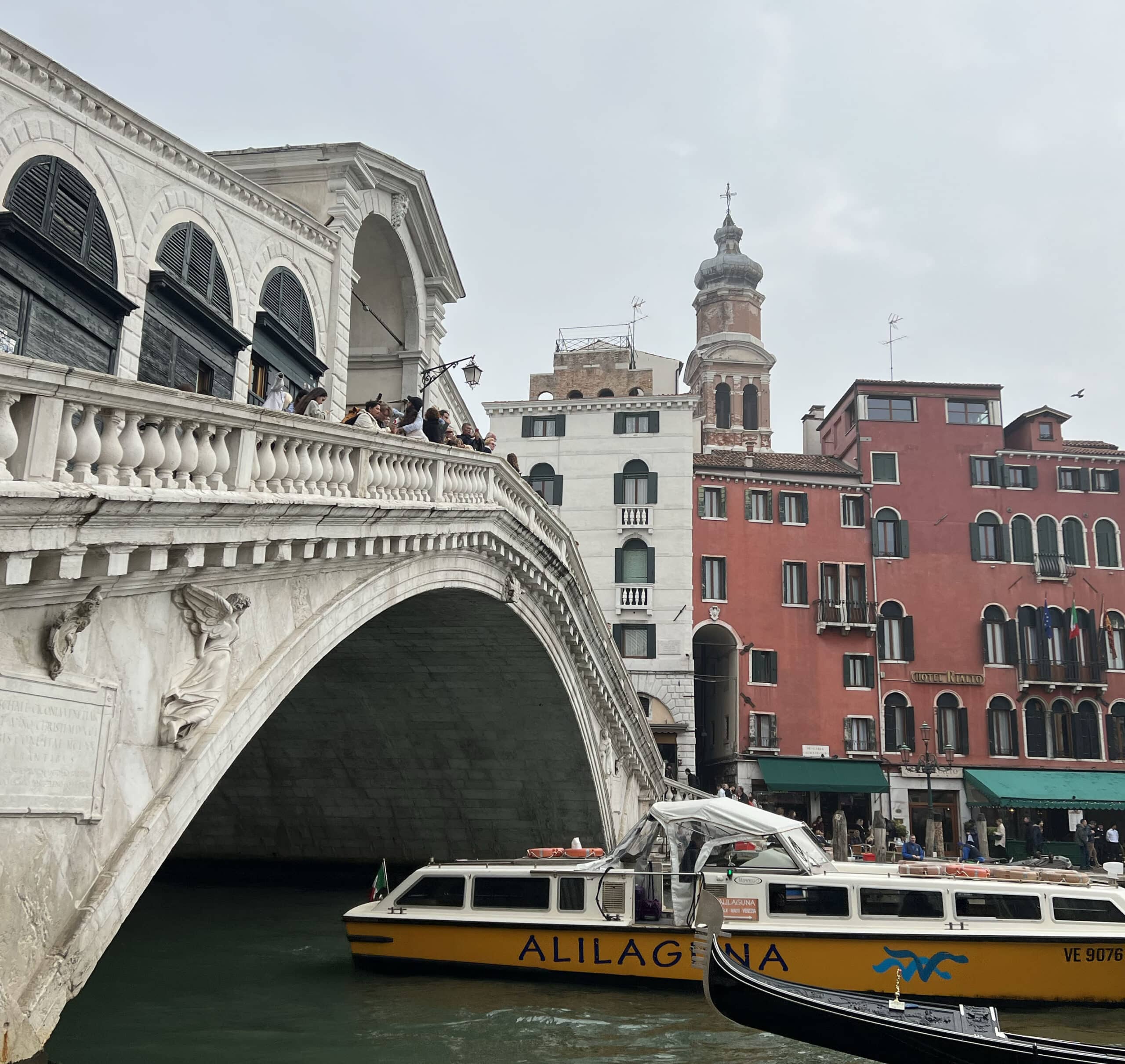 Rialtobrug - Een van de bekendste bruggen in Venetie